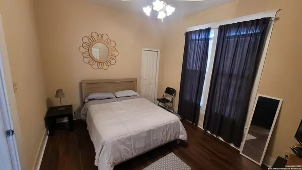 San Antonio, TX 78212,203 Warren