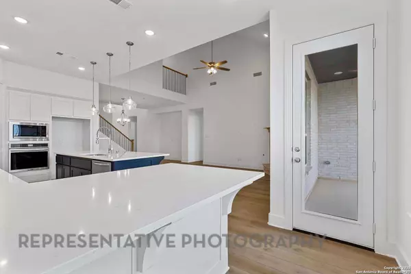 Castroville, TX 78009,124 Chinkapin