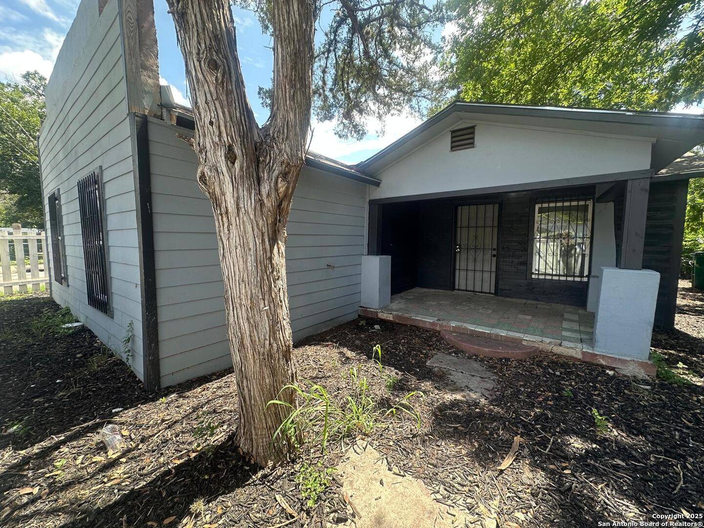 San Antonio, TX 78237,902 san eduardo