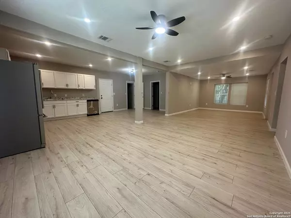 San Antonio, TX 78237,902 san eduardo