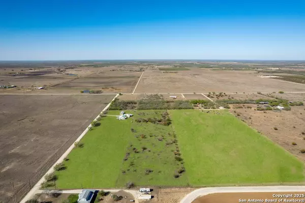 Mccoy, TX 78113-3451,1477 COUNTY ROAD 213
