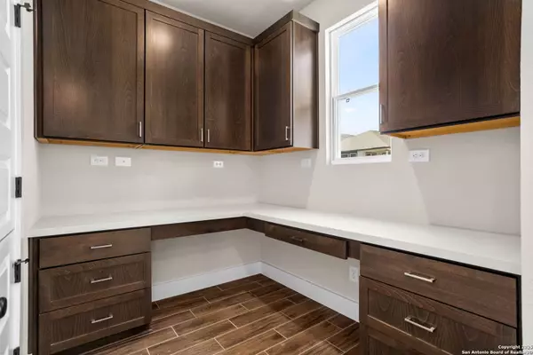 San Antonio, TX 78233,7049 Hayes Horizon
