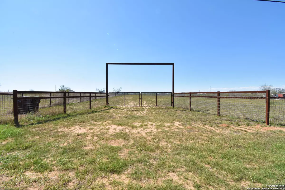 Elmendorf, TX 78112,15215 Cassiano Rd