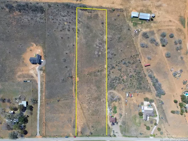 Elmendorf, TX 78112,15215 Cassiano Rd