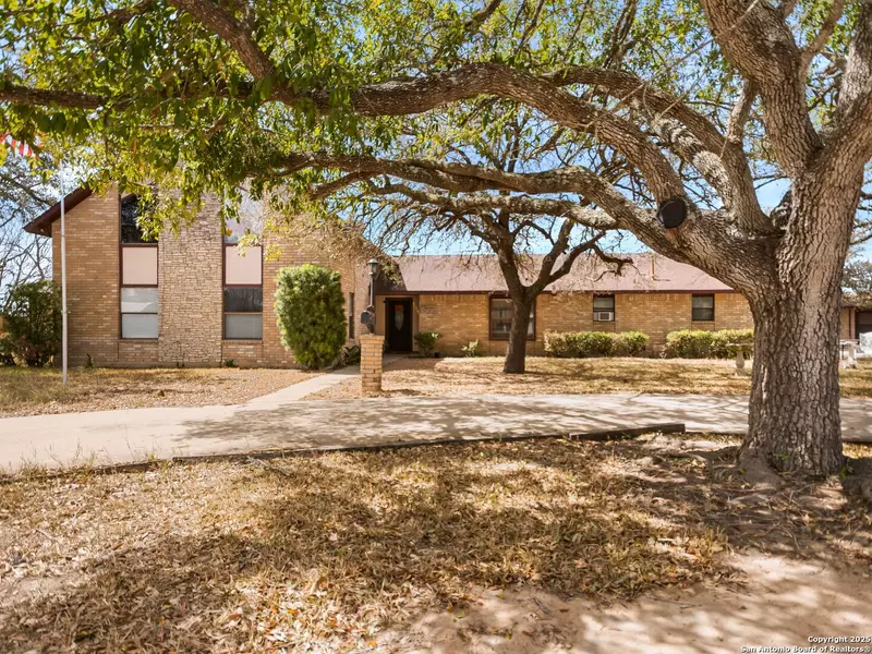 108 La Cieba, Jourdanton, TX 78026