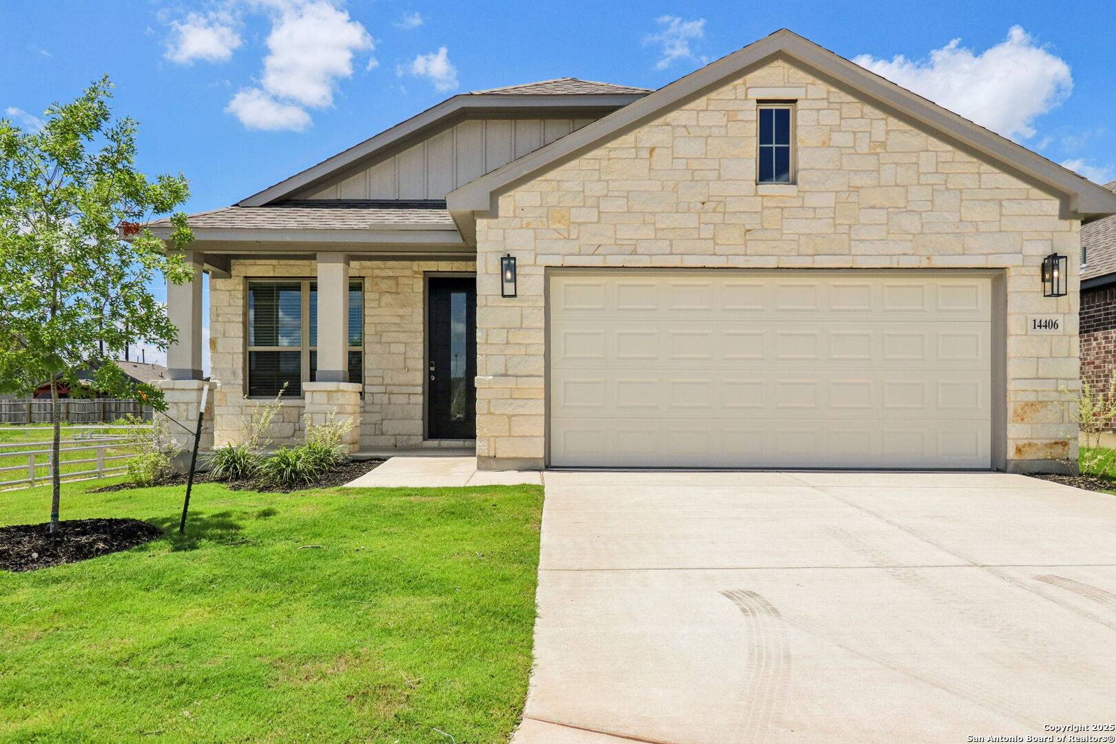 14406 Galloping Colt, San Antonio, TX 78254