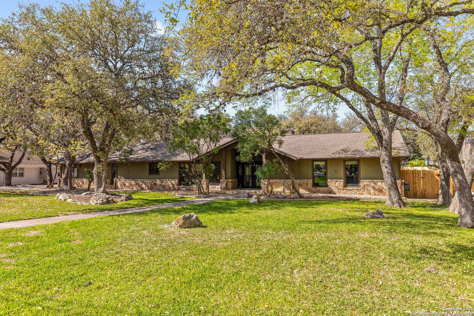 Hollywood Park, TX 78232,609 Paseo Canada