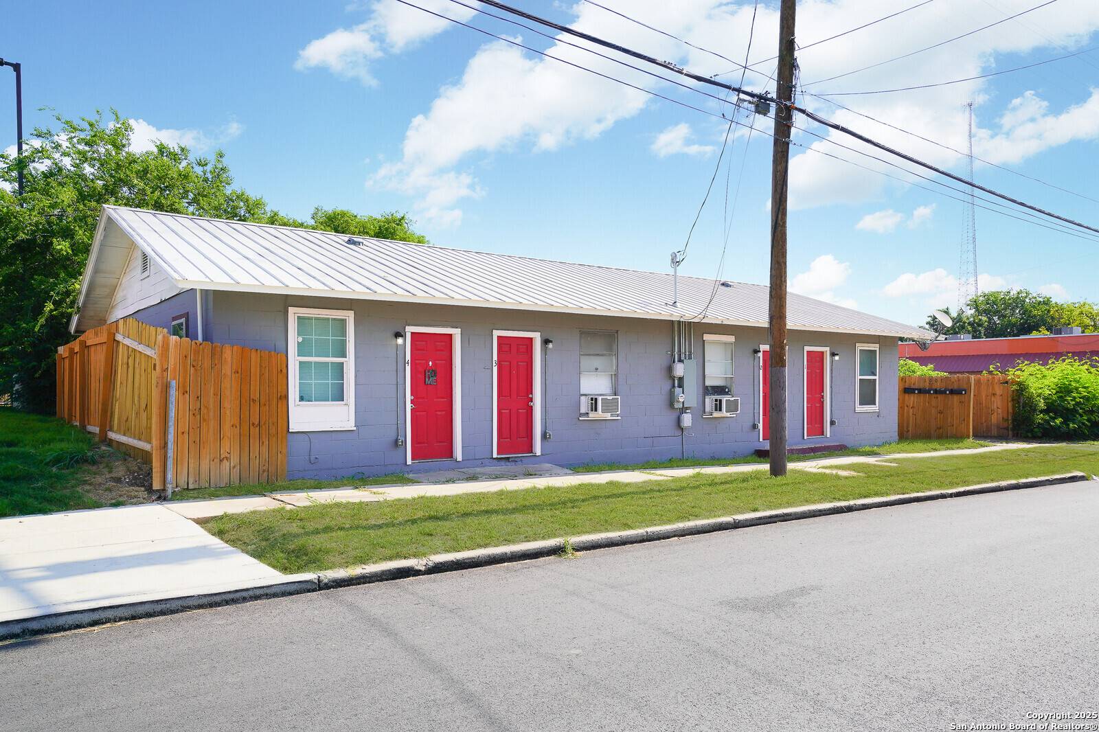 1007 EL PASO ST, San Antonio, TX 78207-4915