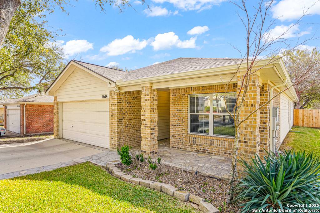 Schertz, TX 78154,1614 Rainy