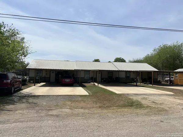 504, 506, 508 Cantrell Ave., Jourdanton, TX 78026