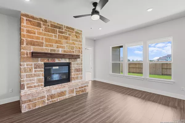 Schertz, TX 78108,4502 Yoakum Valley