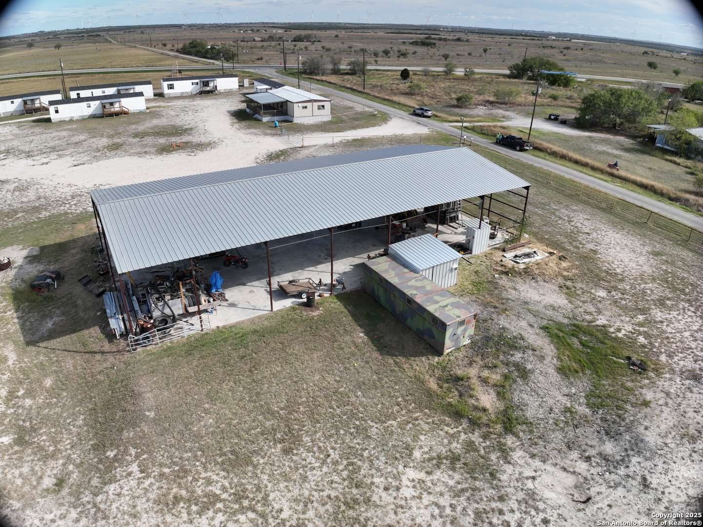 Kenedy, TX 78119,6542 County Rd 152