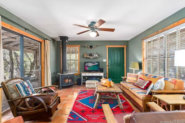 Pipe Creek, TX 78063,382 Windmill Hill