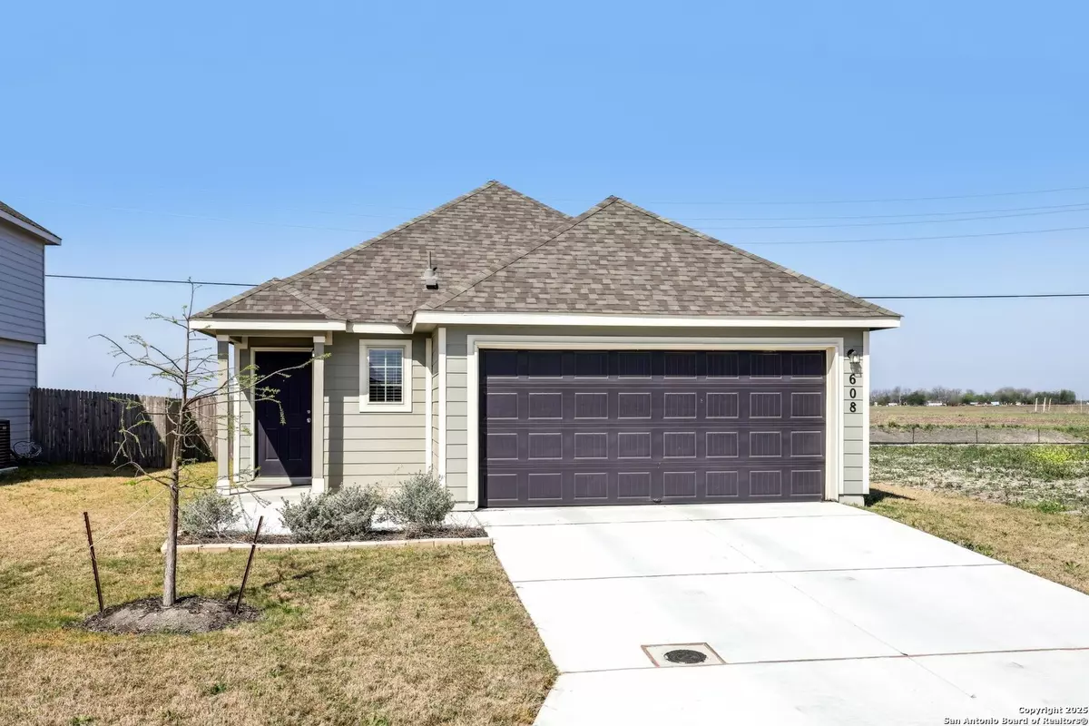 Seguin, TX 78155,608 Angus
