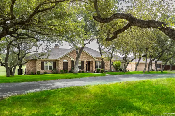 Boerne, TX 78015-8304,105 CIBOLO PASS