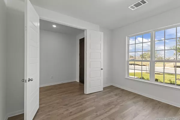 San Antonio, TX 78254,9522 Pioneer Junction