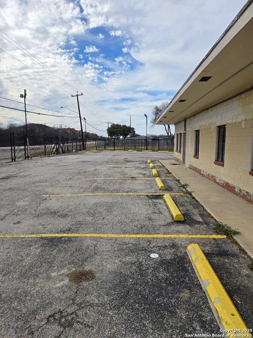 San Antonio, TX 78227,6123 enrique m barrera