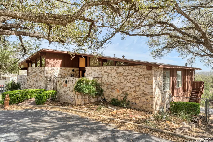 667 Fredericksburg, New Braunfels, TX 78130