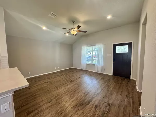 Canyon Lake, TX 78133,484 Burr Oak Ln