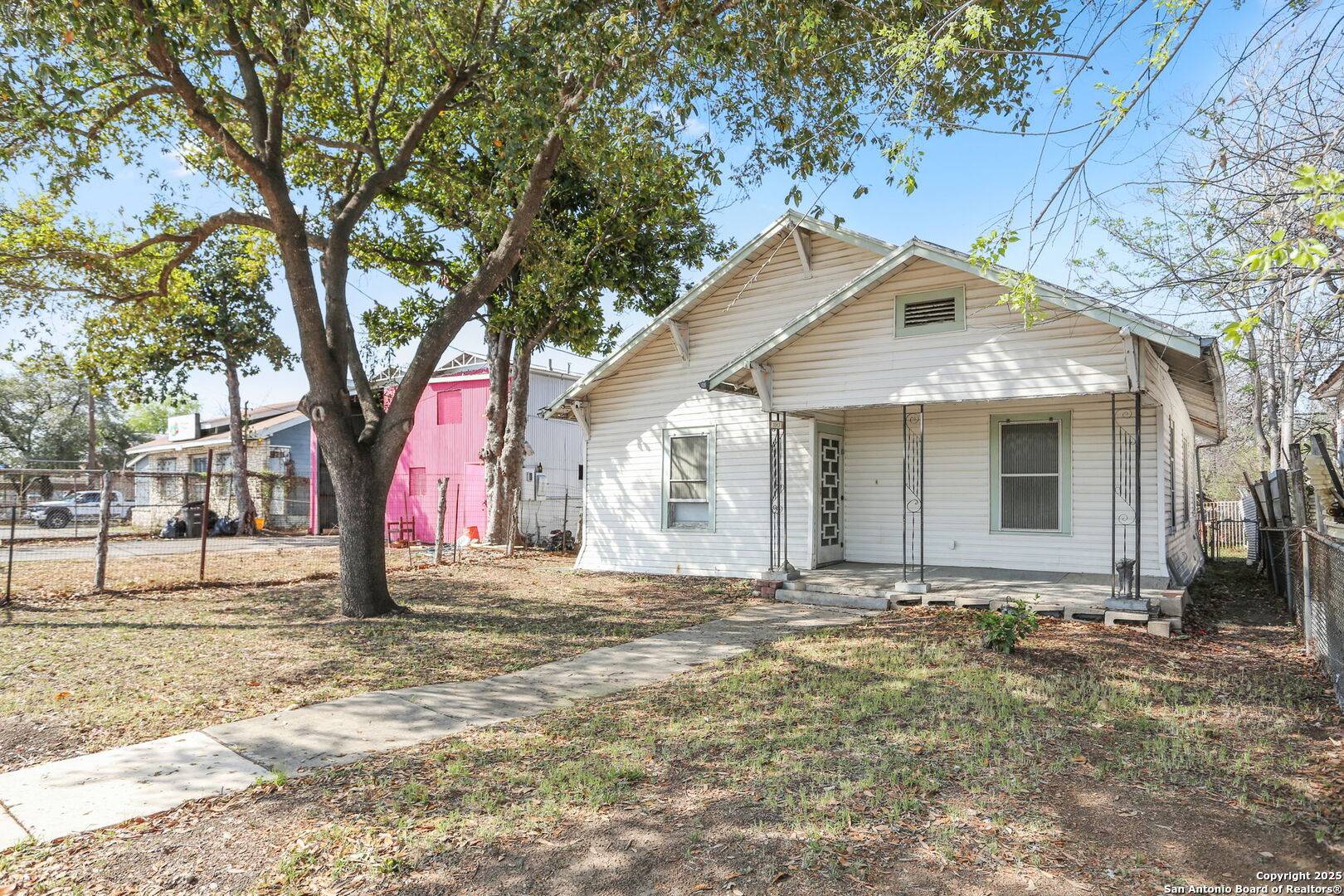 3513 Presa, San Antonio, TX 78210