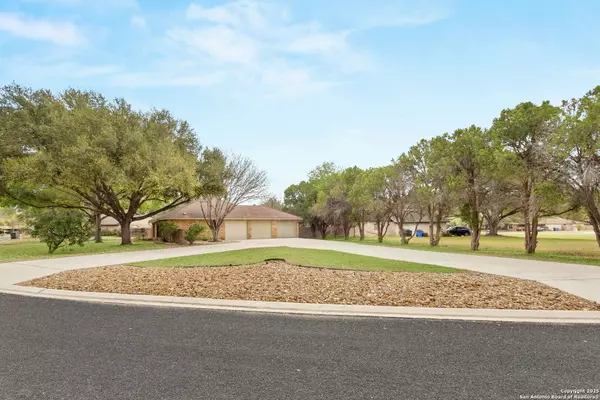 Seguin, TX 78155,1633 Willow
