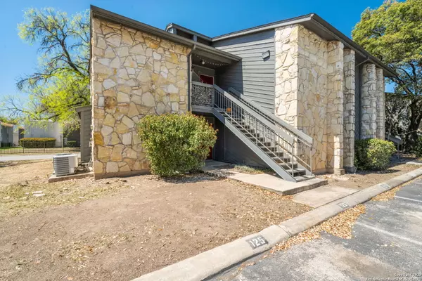 San Antonio, TX 78217,3843 Barrington UNIT 151M