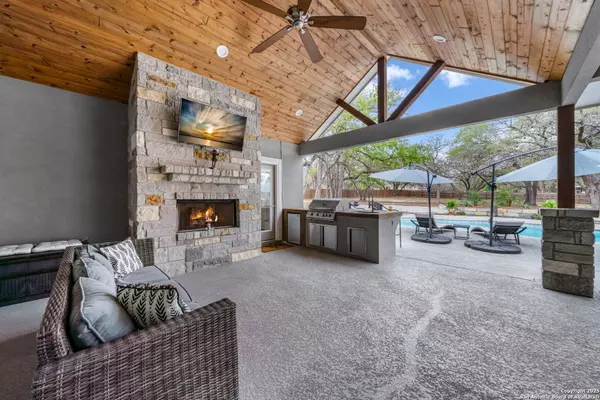 141 Hidden Pond, Adkins, TX 78101