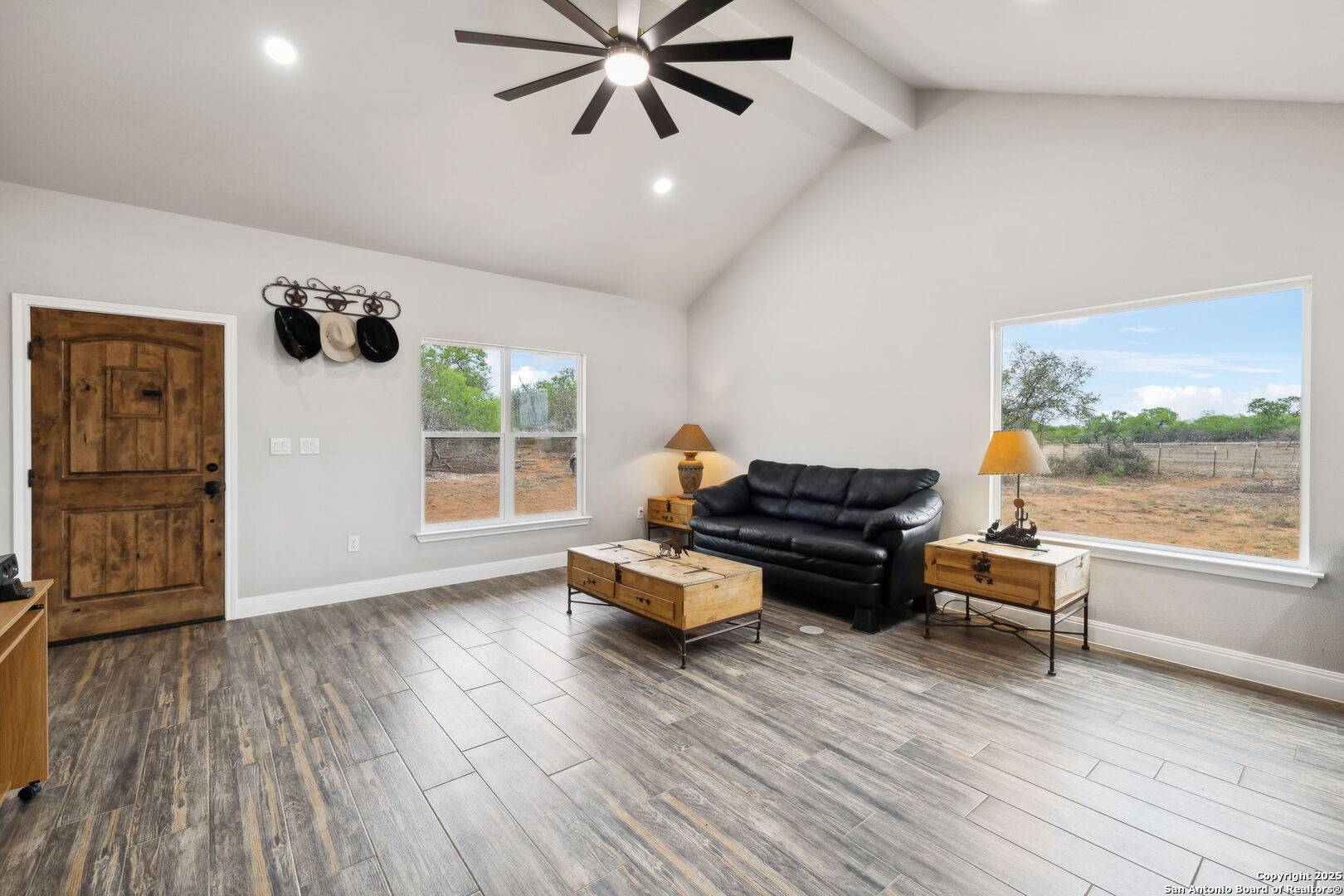 Somerset, TX 78069,20922 Kinney