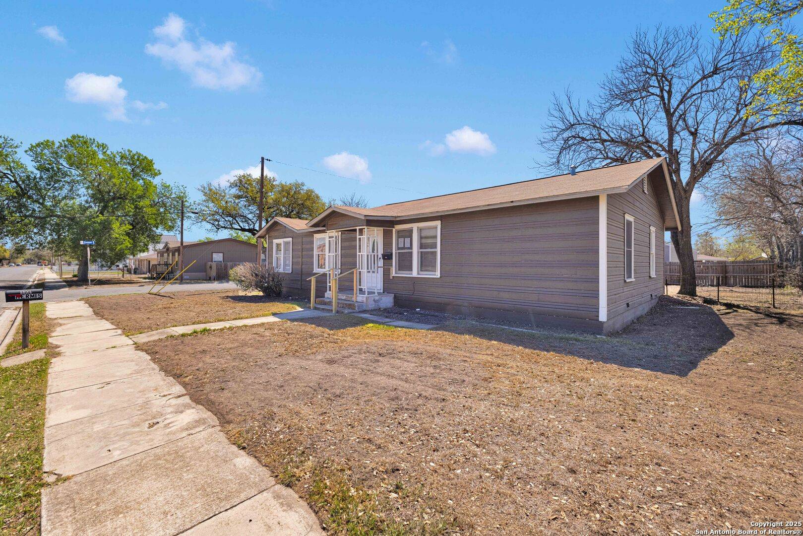 Hondo, TX 78861,1101 22nd St