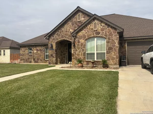Poth, TX 78147,104 Park View