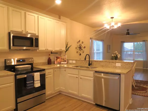 Floresville, TX 78114,740 Crestview