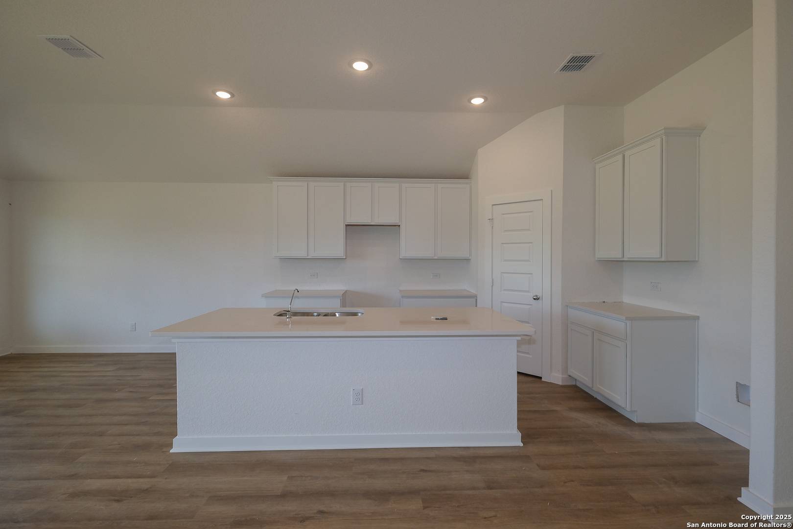 San Antonio, TX 78252,8647 Rucker Pond Trail
