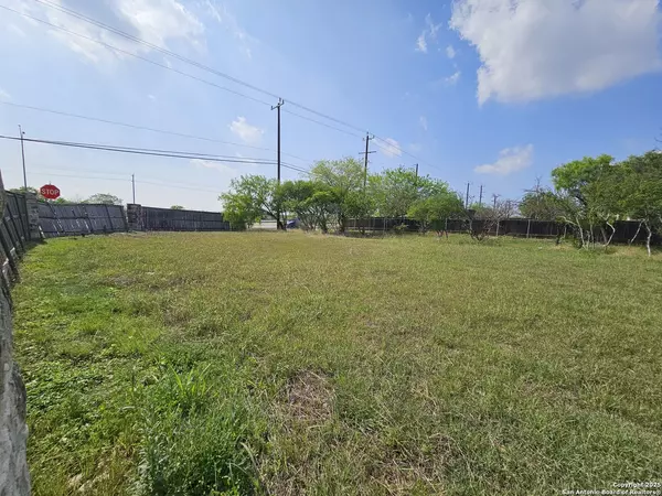 San Antonio, TX 78242,7535 Freedom Acres