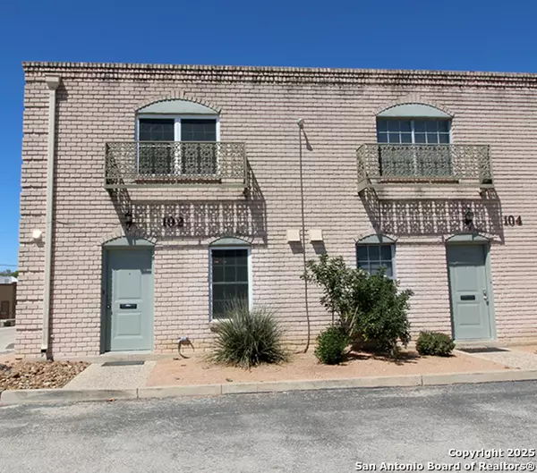 San Antonio, TX 78209-3904,102 Ruelle UNIT 102A