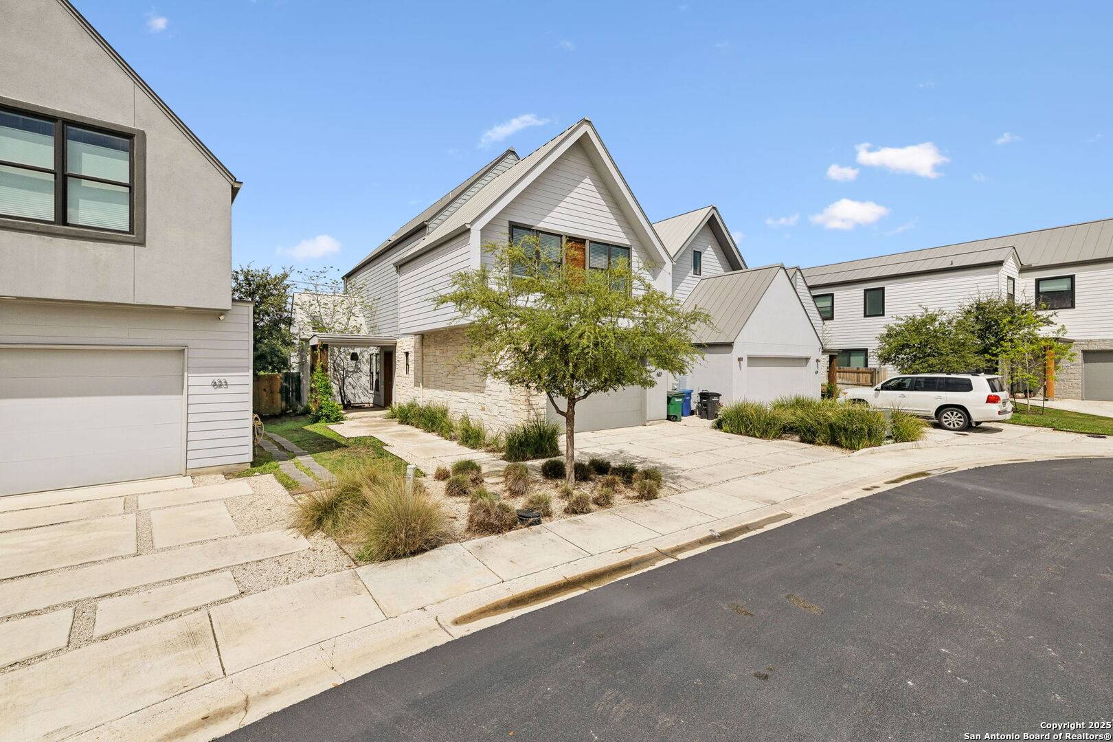 San Antonio, TX 78209,627 Simple Way