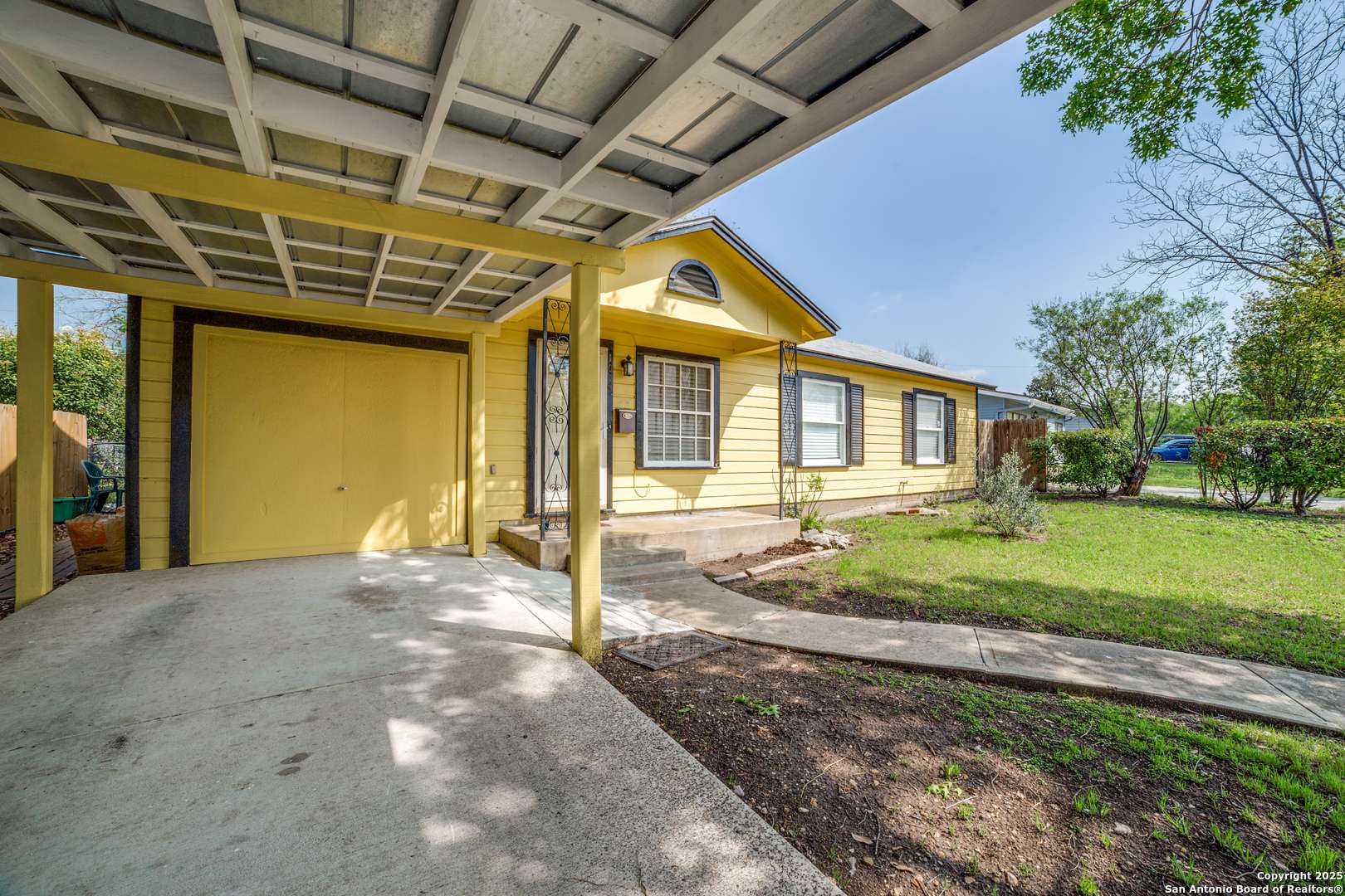 San Antonio, TX 78201,1011 Thorain Blvd