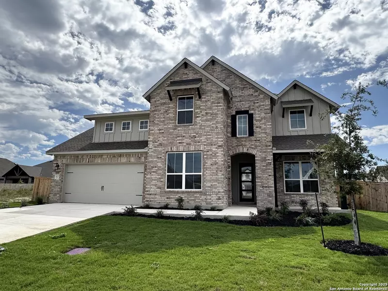 165 Annette Dr, Castroville, TX 78009