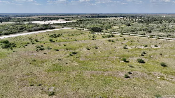 759 (10 ACRES) County Road 216, Hobson, TX 78117