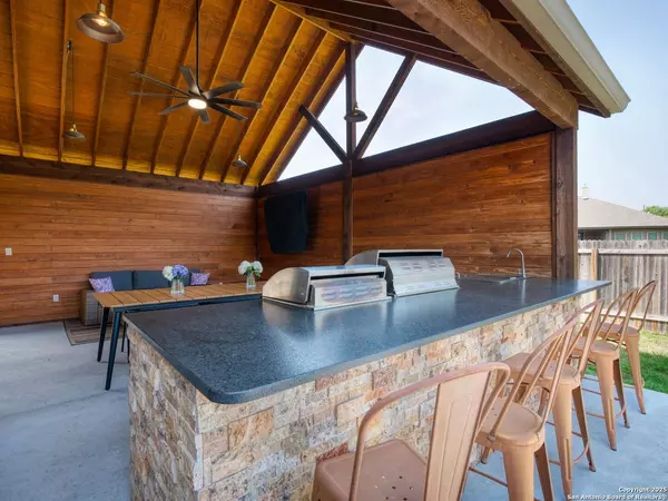 997 Carriage Loop, New Braunfels, TX 78132