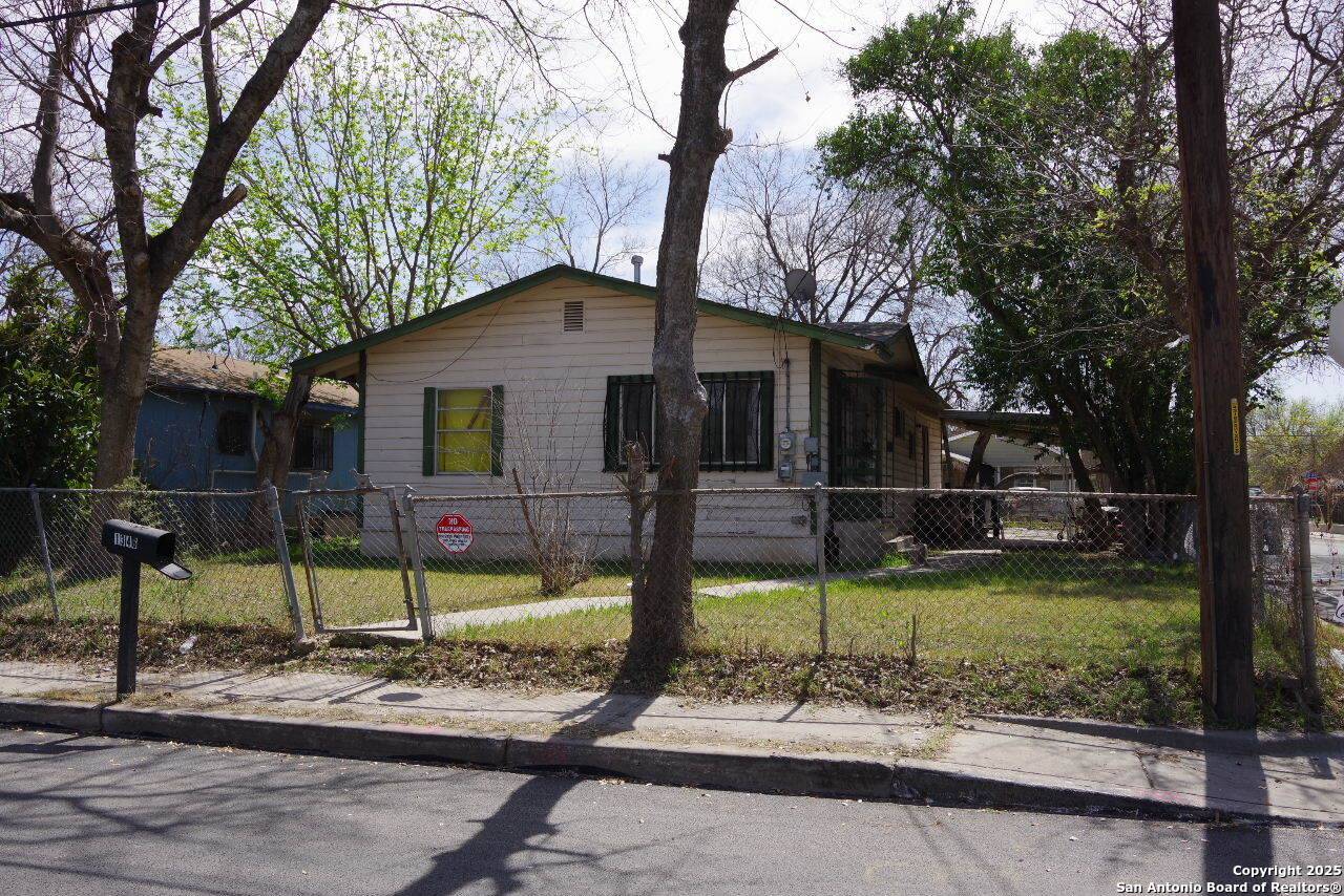 1346 Brighton, San Antonio, TX 78211