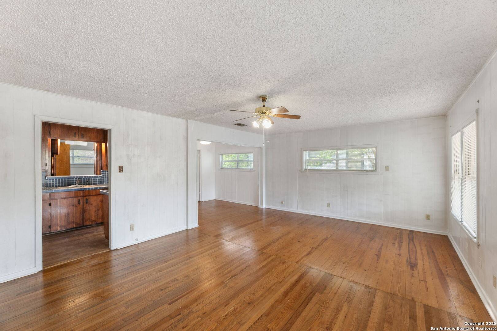Hondo, TX 78861,2804 Avenue I