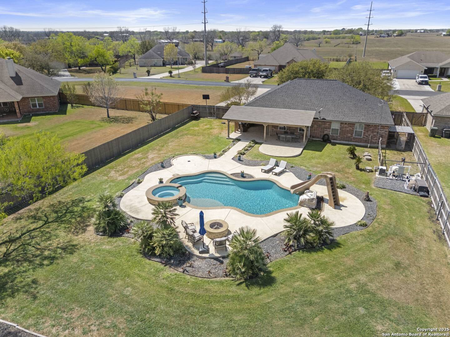 Seguin, TX 78155,115 Castle Breeze