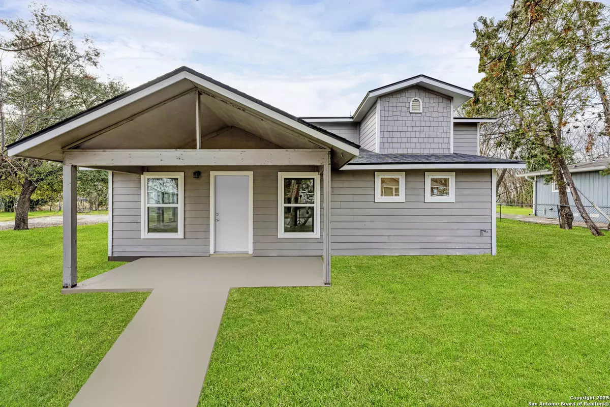 Seguin, TX 78155-5029,414 N Ellis St