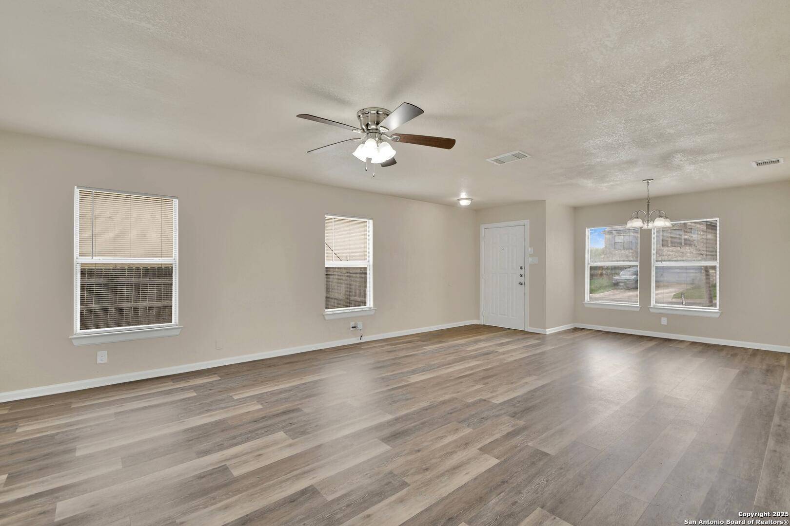 Converse, TX 78109,6719 Cape Meadow