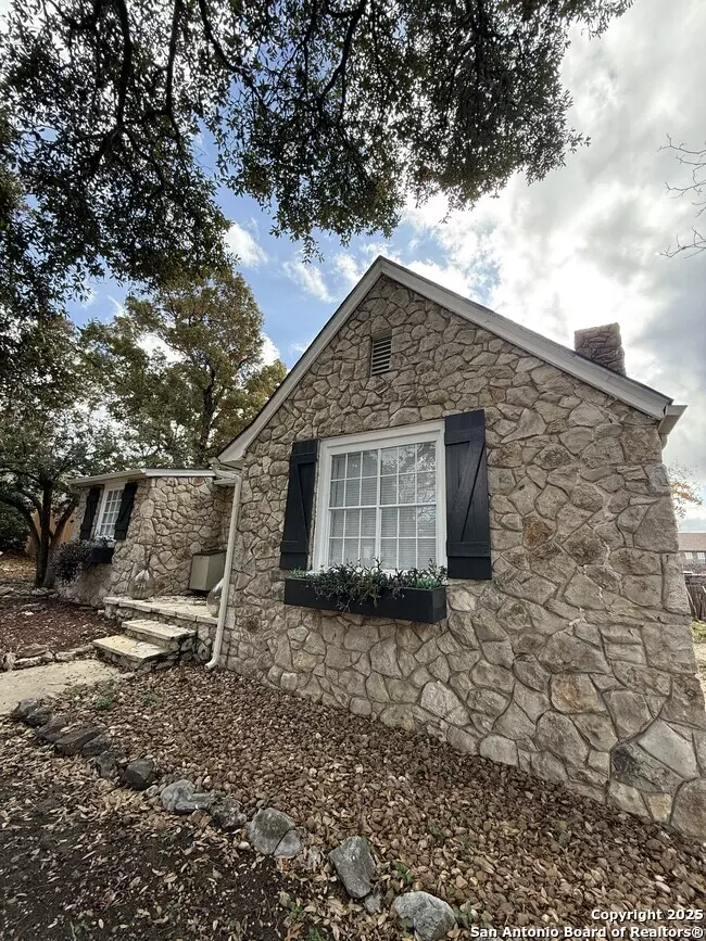 San Antonio, TX 78209,112 Sunset Rd