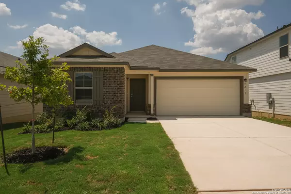 6215 Persimmon Lake, San Antonio, TX 78245