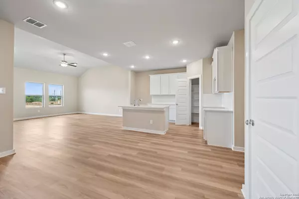 San Antonio, TX 78245,6211 Persimmon Lake