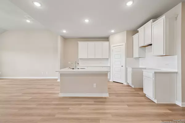 San Antonio, TX 78245,6211 Persimmon Lake