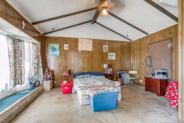 San Antonio, TX 78227,7115 Hickory Grove DR