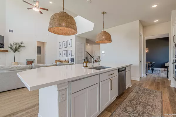 New Braunfels, TX 78132,1527 Honey Brown